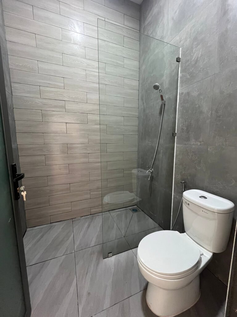Nhà mặt tiền Lê Đại Hành, mới xây thêm lầu mới 100%
