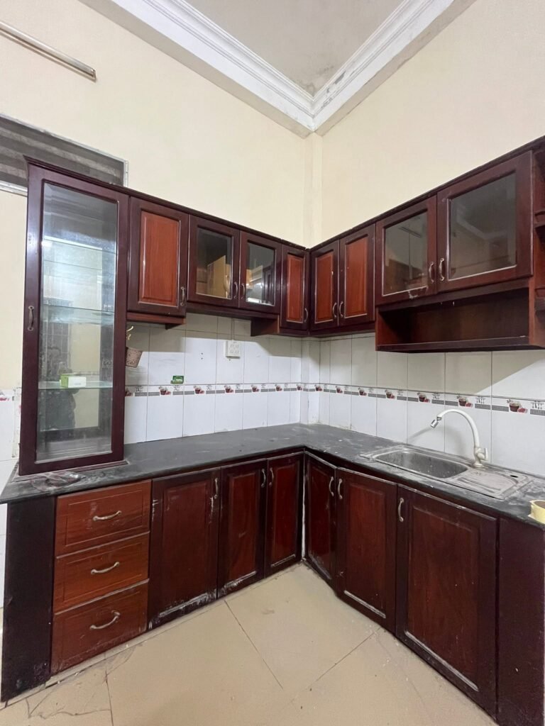 Nhà có bộ bếp gỗ xịn sò phù hợp gia đình thích nấu nướng